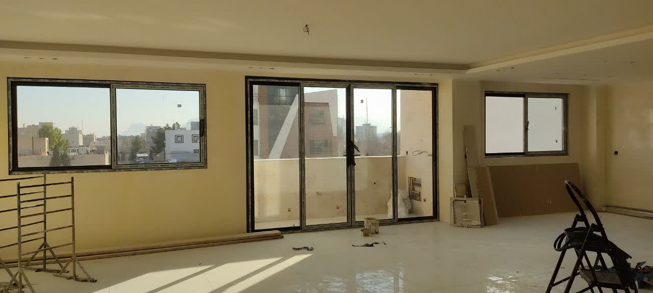 پروژه ۸ واحدی شاهین شهر | نصب پنجره دوجداره UPVC