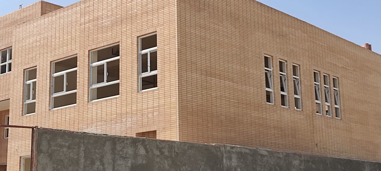 نصب پنجره و نوسازی مدارس محله ۵ مسکن مهر فولادشهر