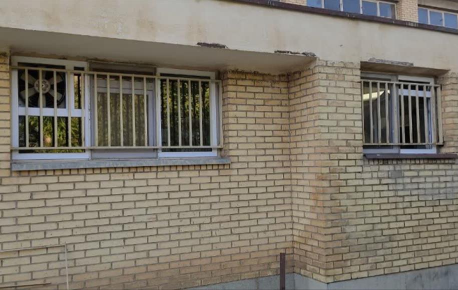درمانگاه عمومی شهرستان داران | نصب درب و پنجره دوجداره UPVC